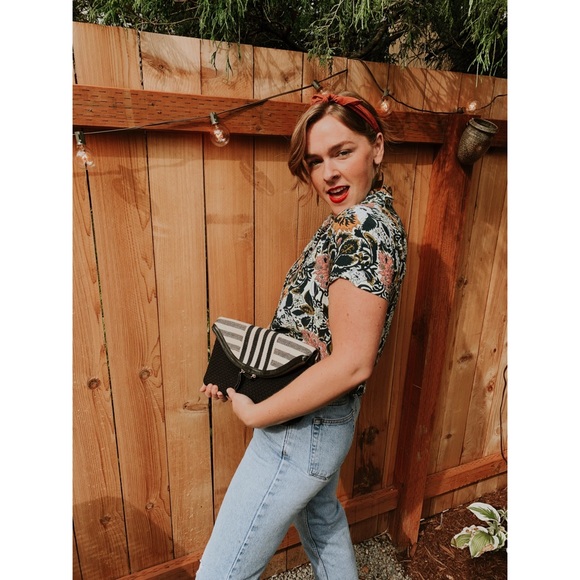 Meet your Posher, Emily - Picture 2 of 5